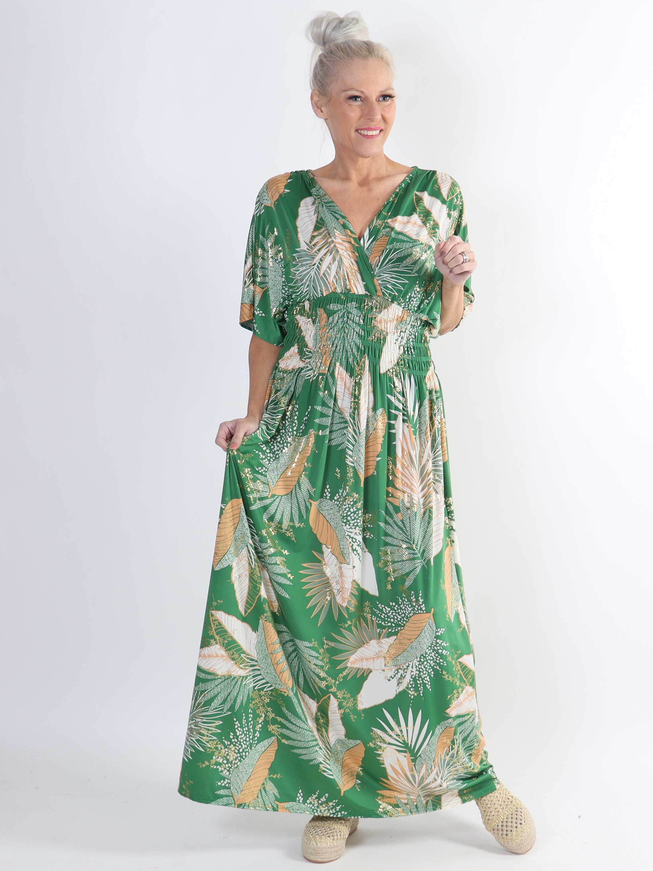 Pams Leafy - Lang elastisk plus size kjole i krølfrit stof